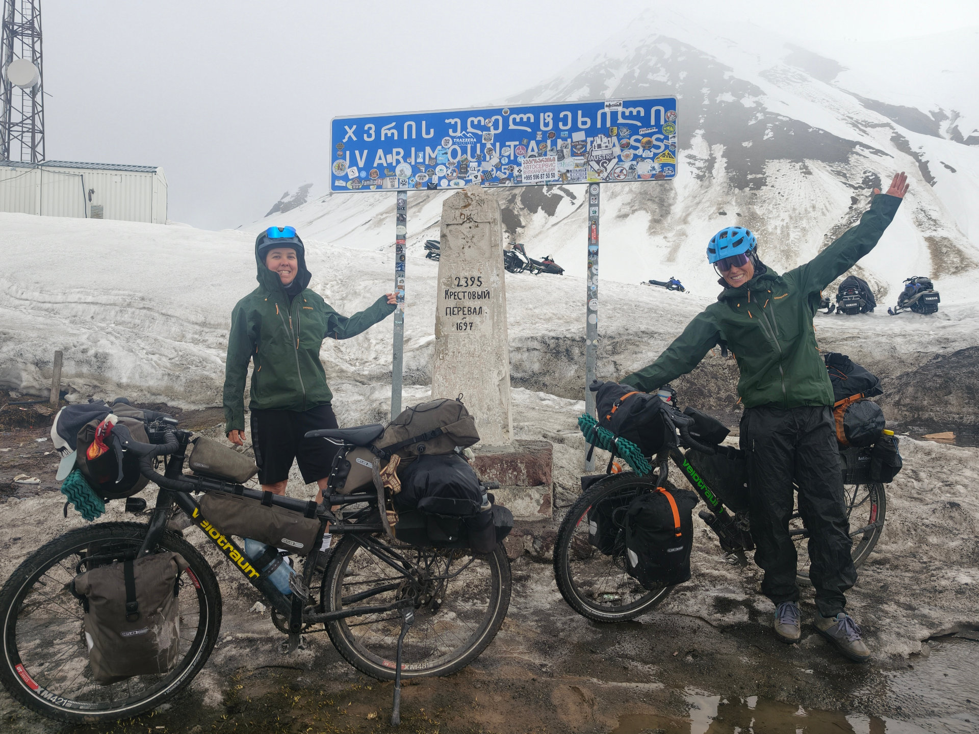 Jvari Pass (Kreuzpass) ist auf 2.349 m der höchste Punkt unserer Überquerung des Kaukasus.