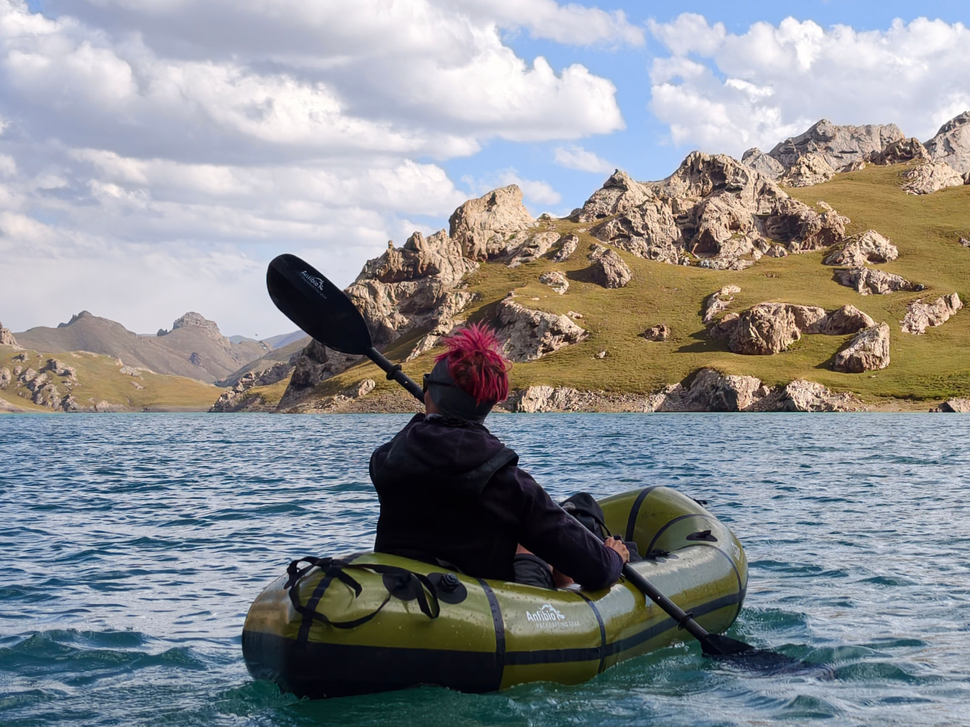 Wir finden einen einzigartigen Campspot an einem einsamen Ufer.